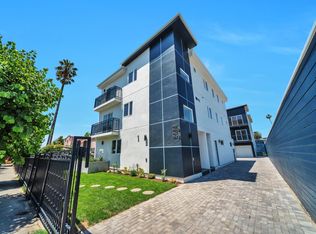 955 N Ridgewood Pl, Los Angeles, CA 90038