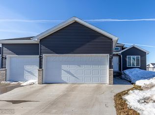 1129 Lilac Ln S, Moorhead, MN 56560