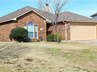 200 Limestone Dr, Alvarado, TX 76009