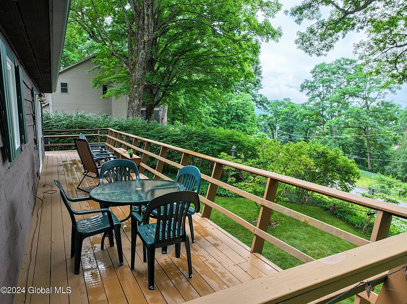 4th image of 24 Overbrook Rd.
