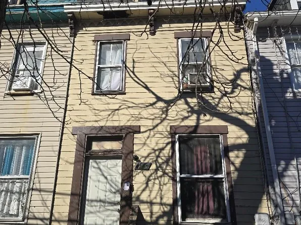 118 S 14th St, Harrisburg, PA 17104