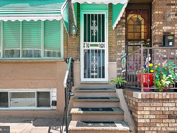 3rd image of 2633 S Iseminger St