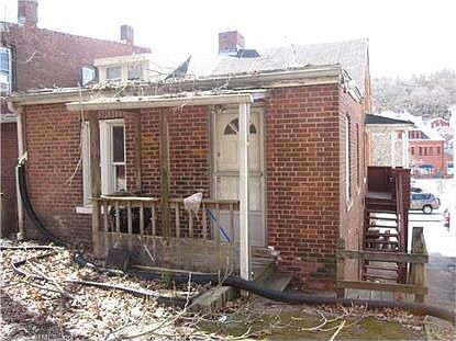 2nd image of 93 Franklin St