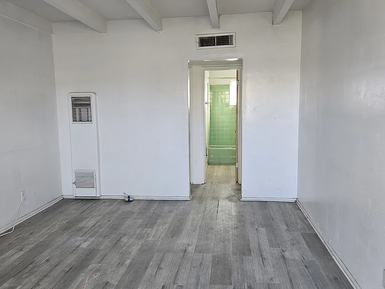 411 S 11th St #9 — Photo 7