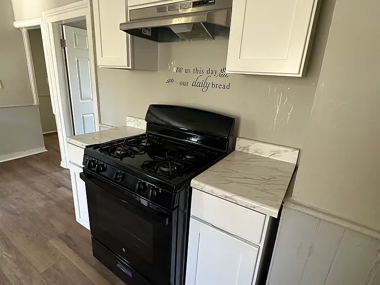 354 Blatchley Ave #2A — Photo 2