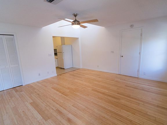 5th image of 4704 Country Oaks Blvd #A