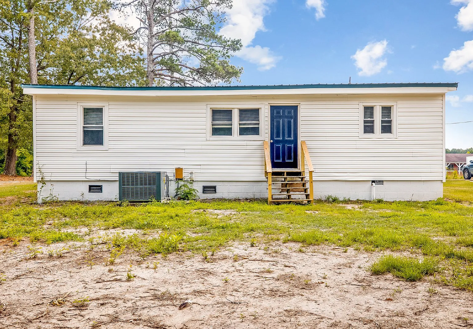 3 bed, 2.0 bath, 1176 sqft, $1,250 — Photo 2