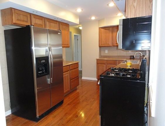 3rd image of 10555 Schneider Pl
