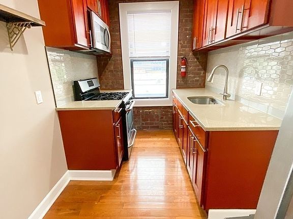4th image of 31-09 21st Ave #3R