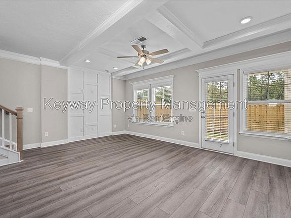 5th image of 1001 Linsmore Ave