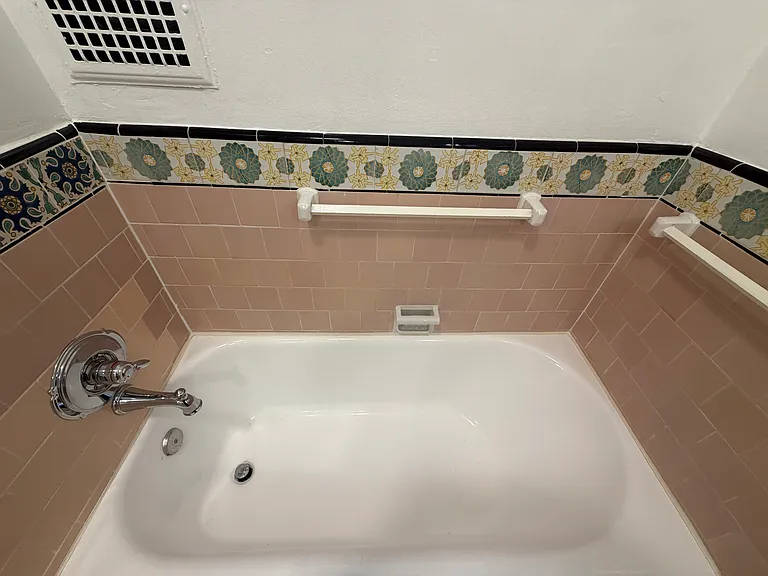 1049 S Orange Grove Ave #1 — Photo 19