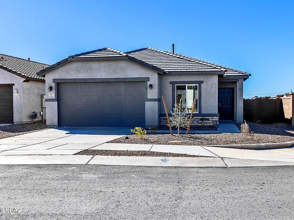 1st image of 937 W Calle Falerno St