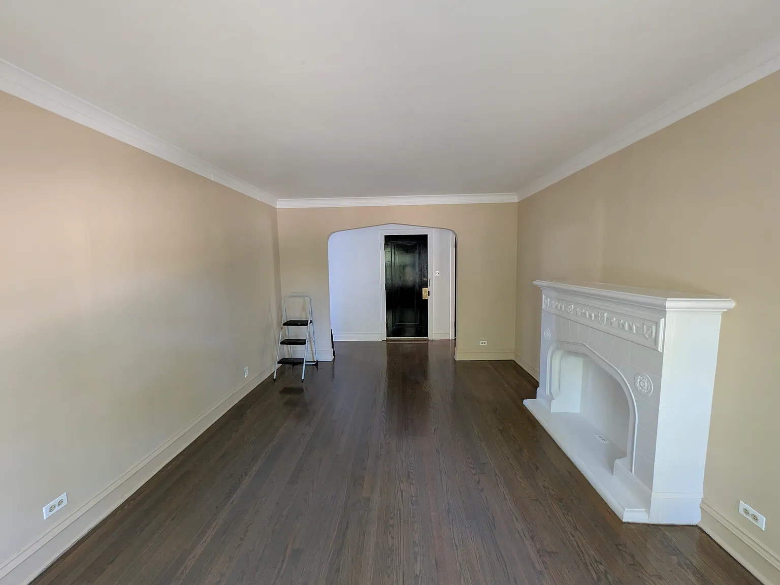 3 bed, 1200 sqft, $2,595 — Photo 2
