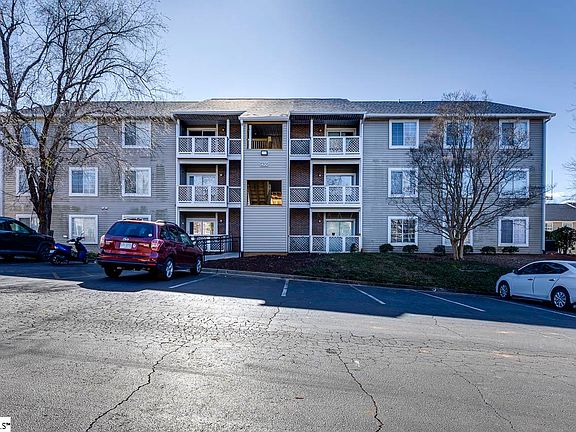 2nd image of 220 Elm St APT 422