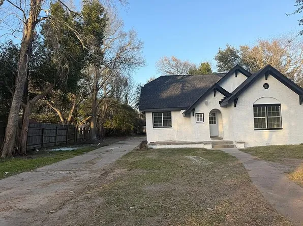 310 Dixie Dr, Port Arthur, TX 77642