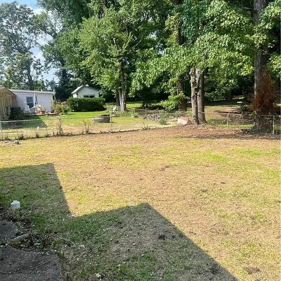1409 Surry Ave — Photo 8