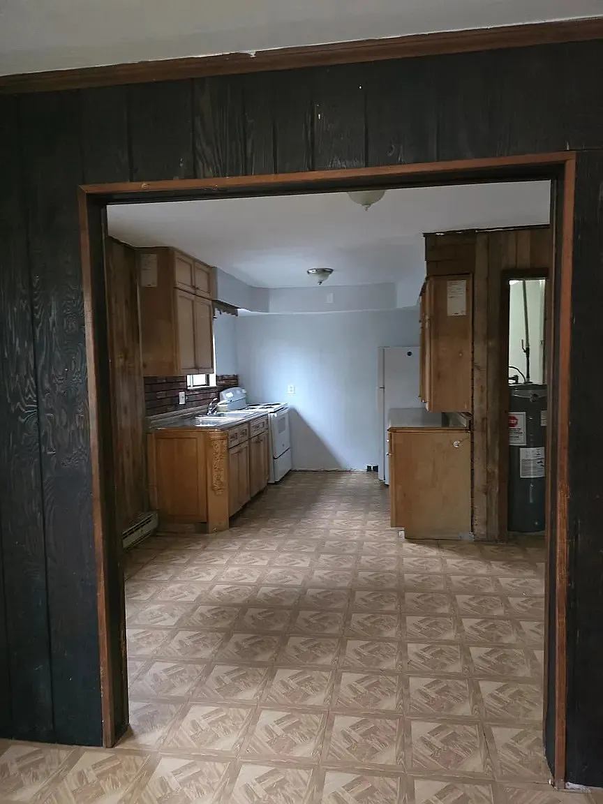 3 bed, $2,000 — Photo 2