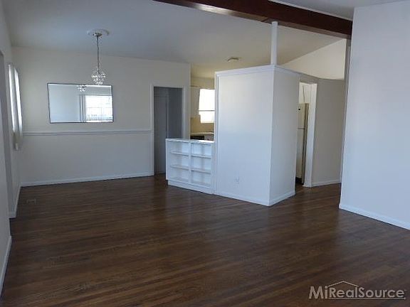 5th image of 22512 Sunnyside St