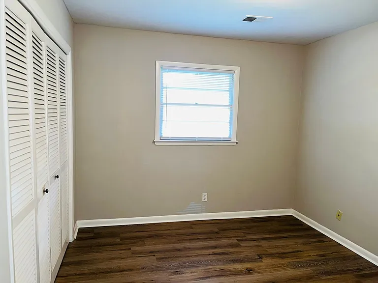 943 Parkstone Dr — Photo 22