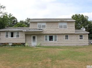 81 Hill Dr, Bohemia, NY