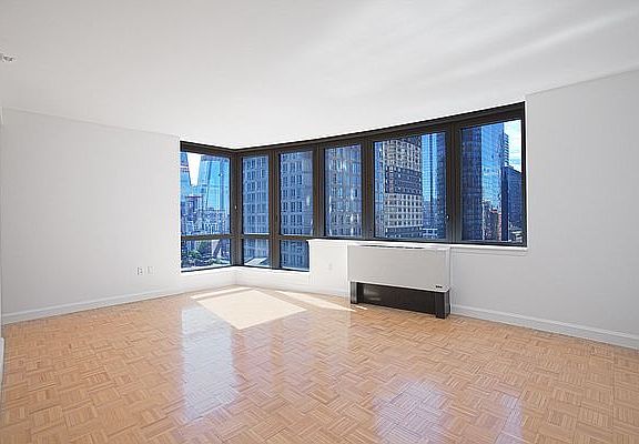 4th image of 360 W 43rd St APT S11c