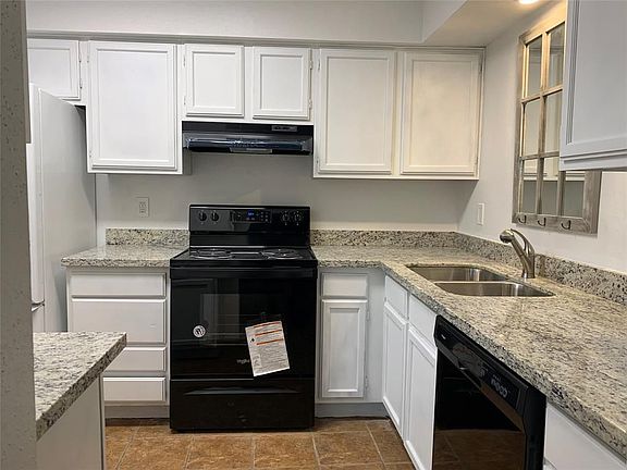 4th image of 24043 Silversmith Ln