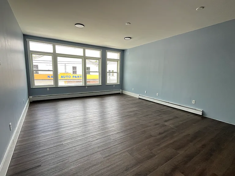 342 Main St #5 — Photo 3