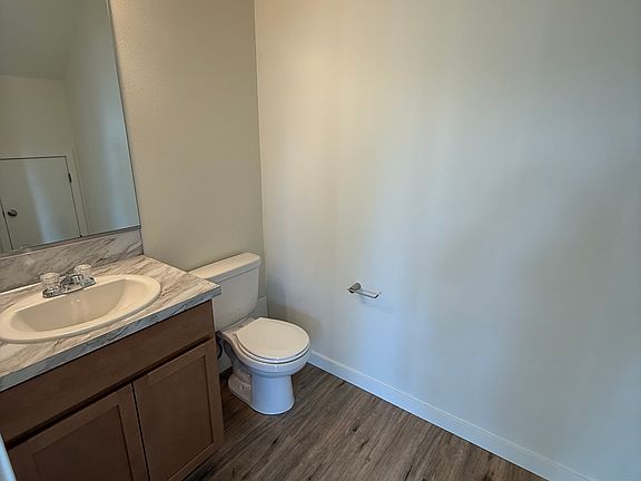 5th image of 1120 SE Walnut St #D