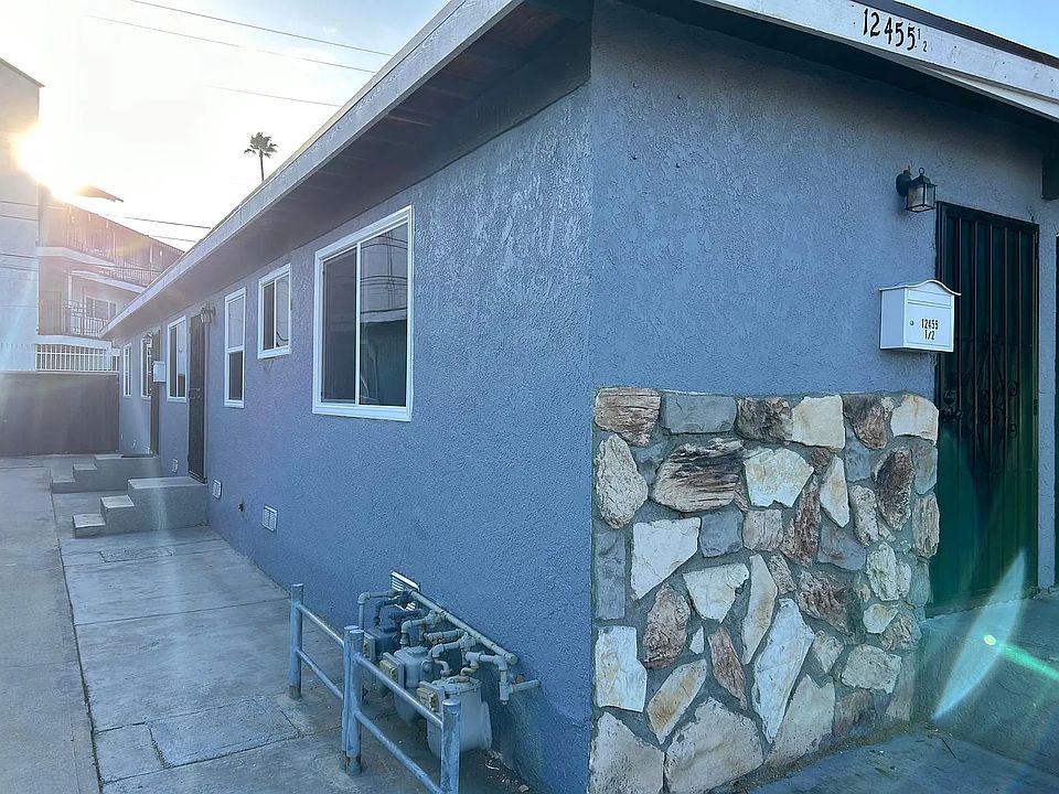 1st image of 12455 Rose Ave #1/2