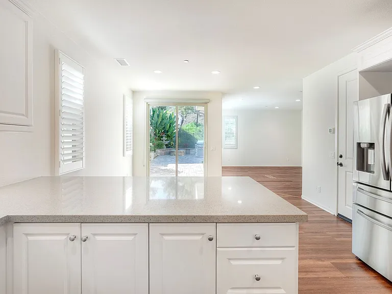 729 Merit Dr — Photo 8