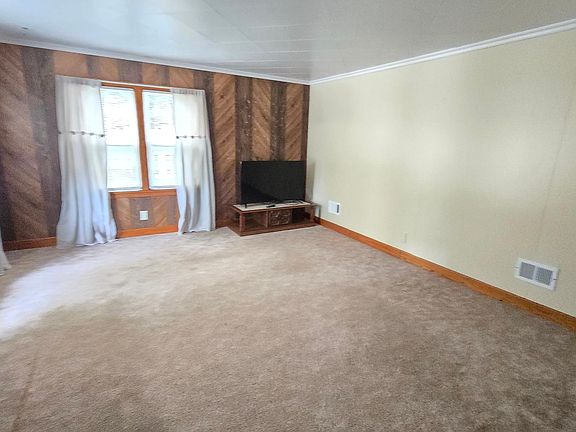 3rd image of 524 3rd Ave