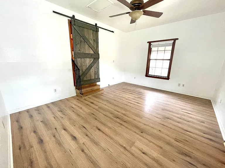 223 Sidney St — Photo 7