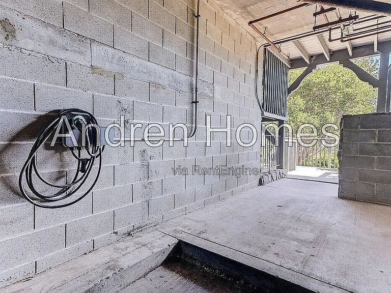 79 S Branciforte Ave — Photo 49