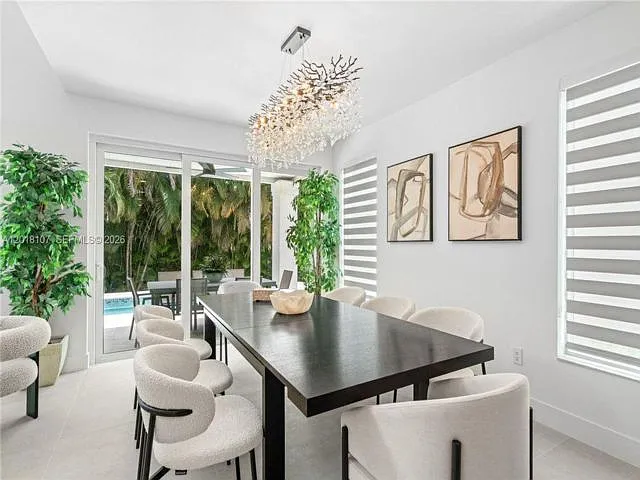 4621 NW 93rd Doral Ct — Photo 6