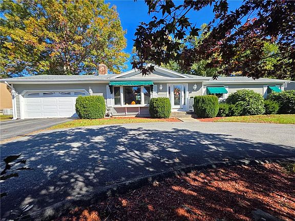 2nd image of 19 Roger Williams Dr