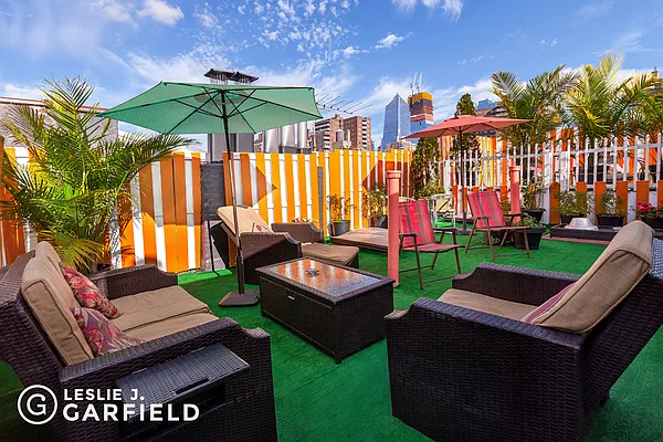 Sold by Leslie J. Garfield | media 14