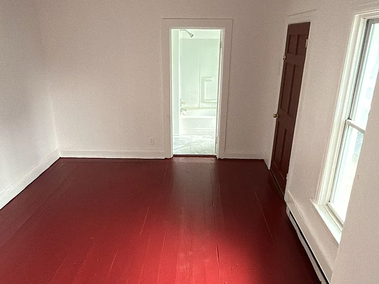 148 E Washington St — Photo 5
