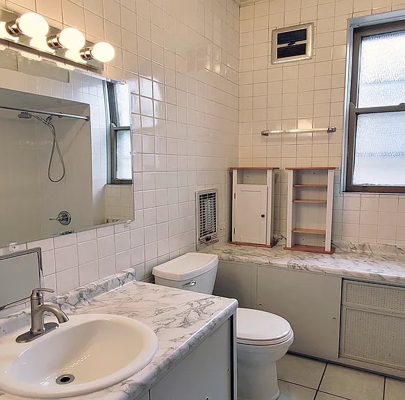 2248 W Iowa St #2 — Photo 13