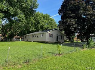 819 S 8th St, Vandalia, IL 62471