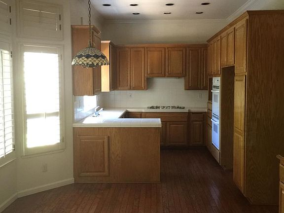 3rd image of 3004 Valasstrada Ct