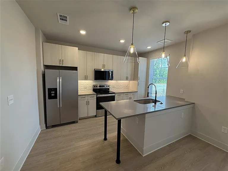 District on the Etowah Apartments — Photo 349