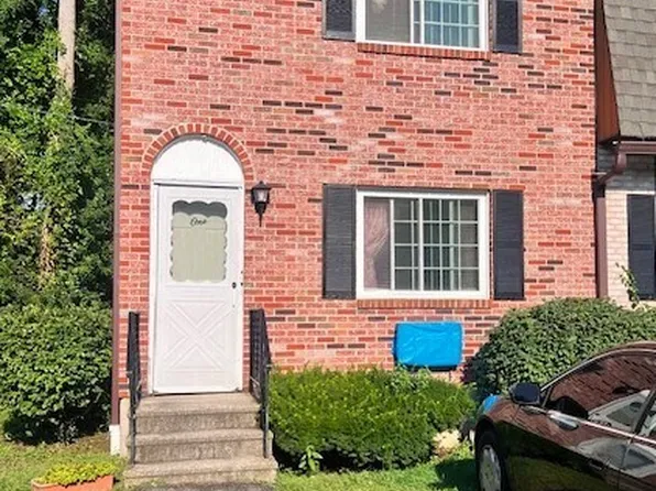 52 Sharon Road APT 1, Waterbury, CT 06705
