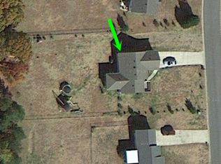 17 Autumn Ridge Dr, Euharlee, GA 30145