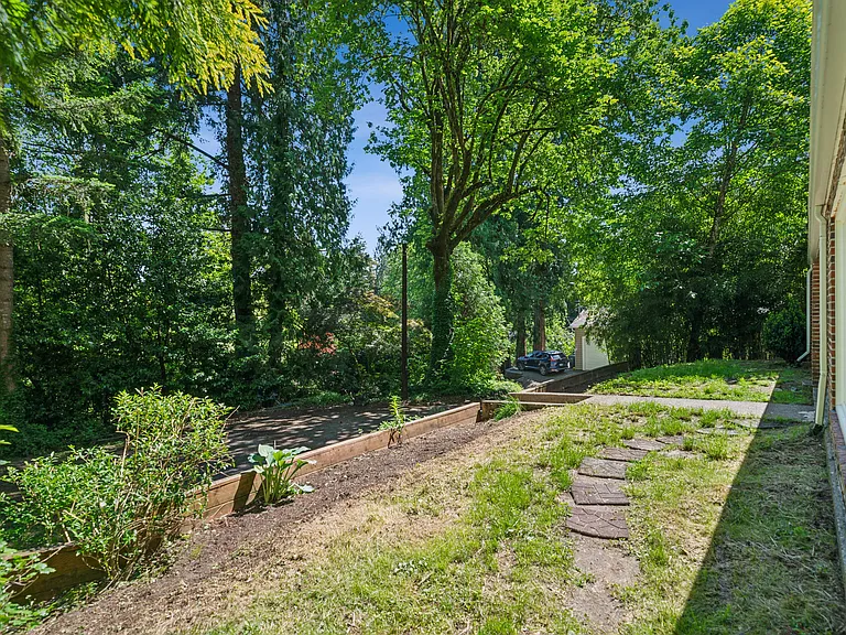 4510 SE Aldercrest Rd — Photo 17