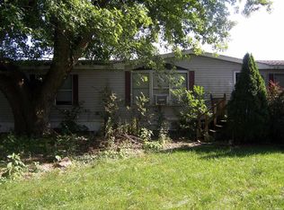 9519 E Pixie Pkwy, Cromwell, IN 46732