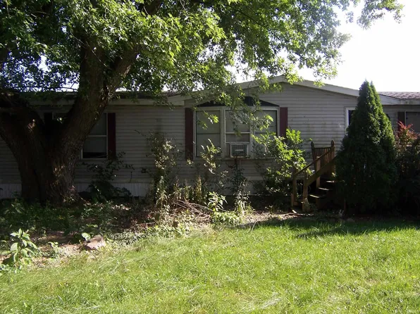 9519 E Pixie Pkwy, Cromwell, IN 46732