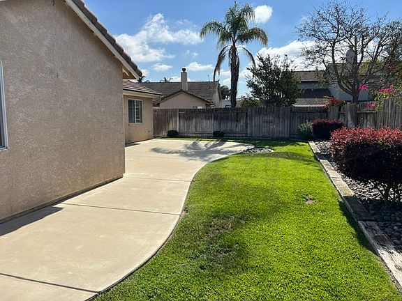 2nd image of 524 Ventura Rd
