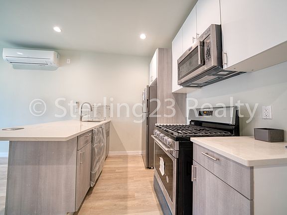 4th image of 25-30 22nd St #4