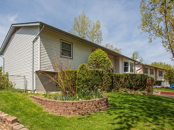 3rd image of 7048 Meadowbrook Ln