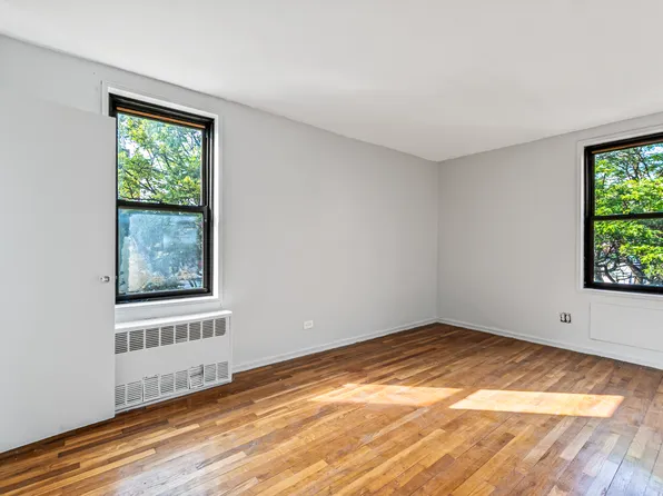 140-15 Holly Avenue image 11 of 14